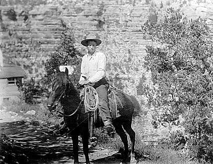 [NAU.PH.96.3.8.4] Bert Lauzon and Blackbird at head of Bright Angel Trail, circa 1910.