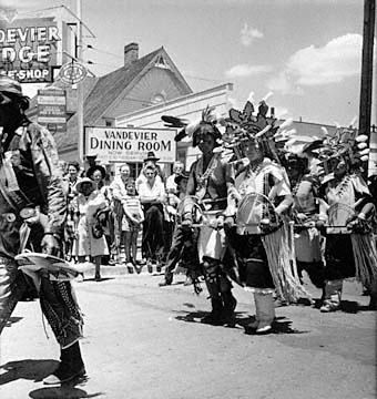 Image of All Indian Pow Wow, July 1948. [Parade: in front of Vandevier Lodge, 402 West Santa Fe Street.]